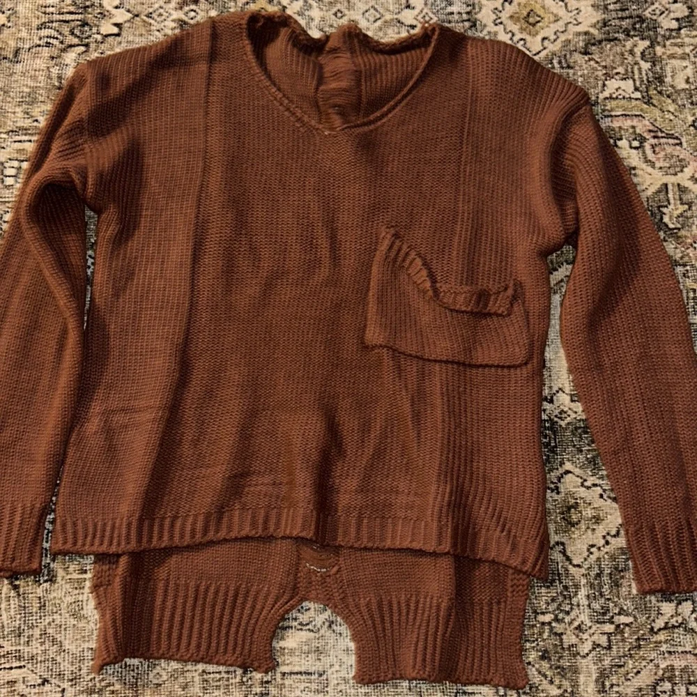 Sweater - Picture 1 of 4